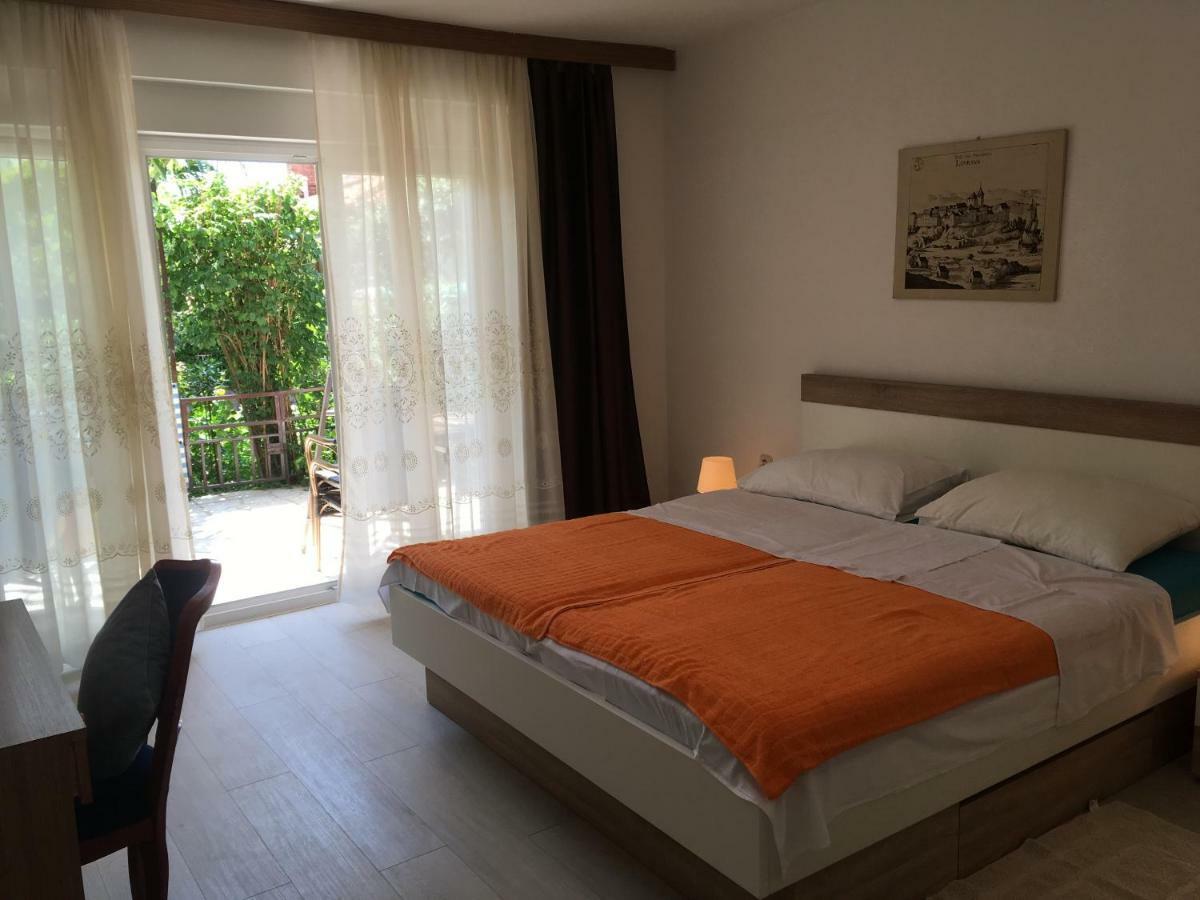 Apartments Paco & Bony ลอฟราน ภายนอก รูปภาพ